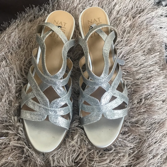 Silver heels - Picture 2 of 2